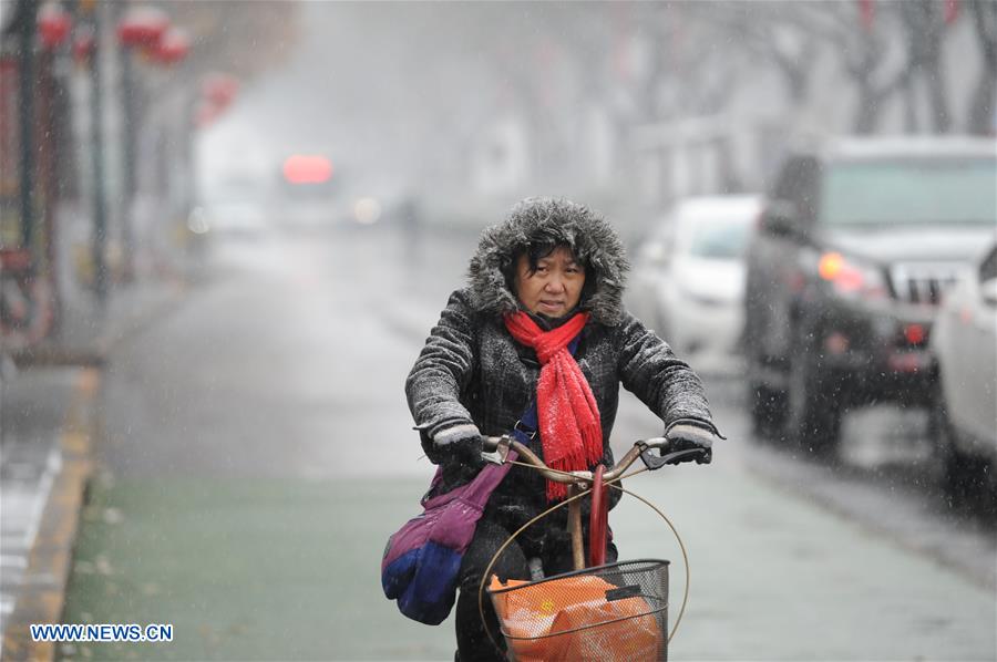 CHINA-SHAANXI-XI'AN-SNOWFALL(CN)