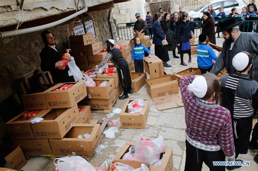 MIDEAST-JERUSALEM-SHABBAT-PREPARATION