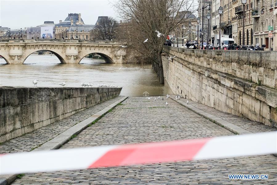 FRANCE-PARIS-FLOODS RISK-ORANGE ALERT