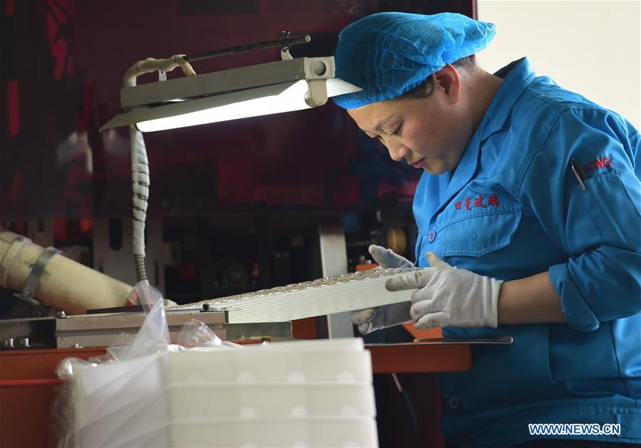 #CHINA-SPRING FESTIVAL-PEOPLE AT WORK (CN)