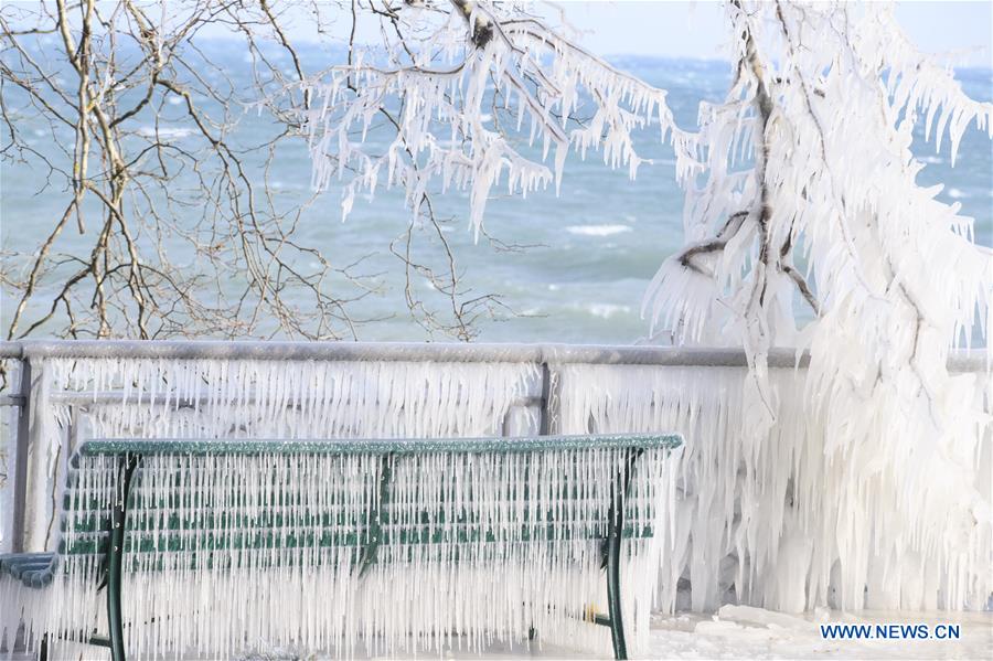 SWITZERLAND-GENEVA-LAKE LEMAN-ICICLES