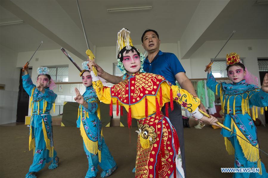 #CHINA-SUMMER VACATION-CHILDREN-PASTIMES (CN)