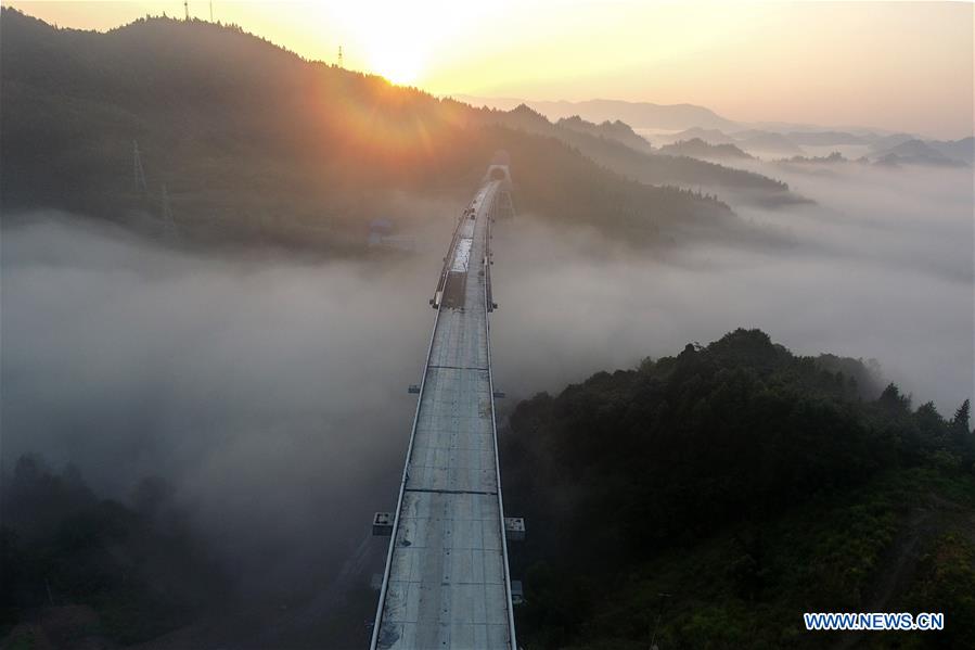 #CHINA-HUNAN-BRIDGE-CONSTRUCTION (CN)