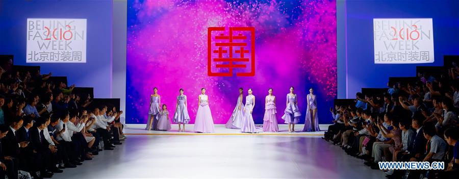 CHINA-BEIJING-FASHION WEEK (CN)