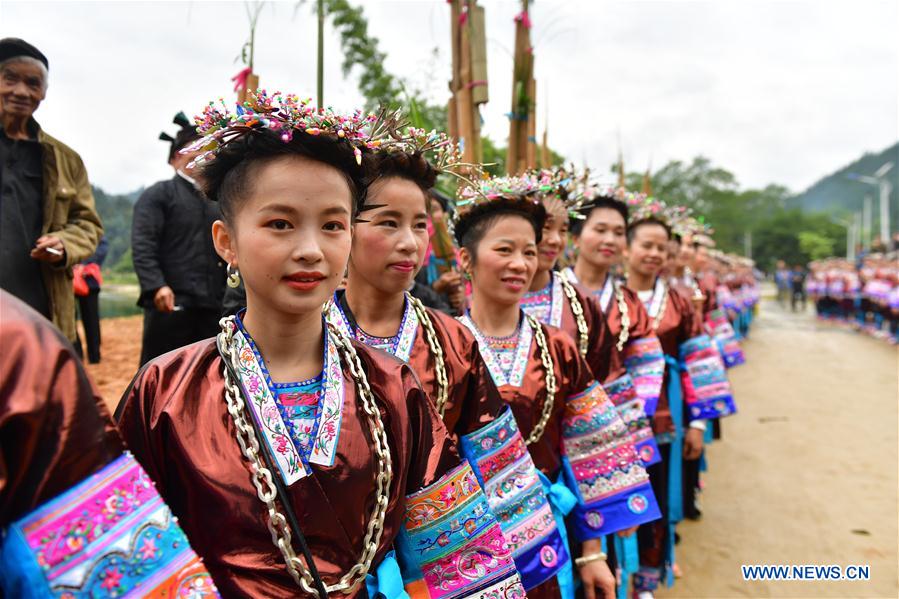 CHINA-GUANGXI-ETHNIC GROUP-COSTUMES (CN)