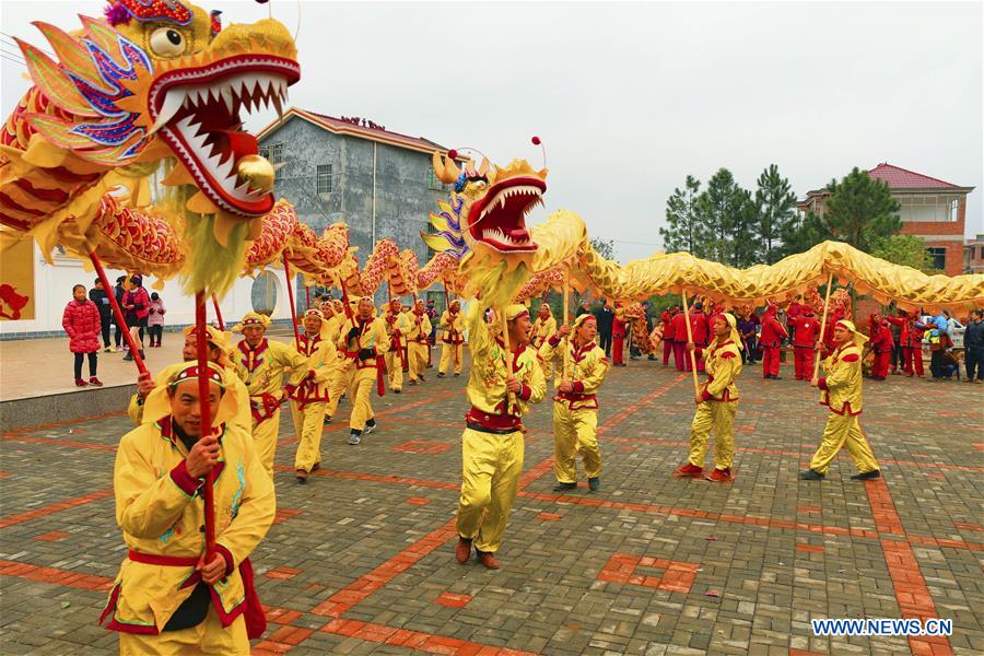 #CHINA-LANTERN FESTIVAL-DRAGON DANCE (CN)