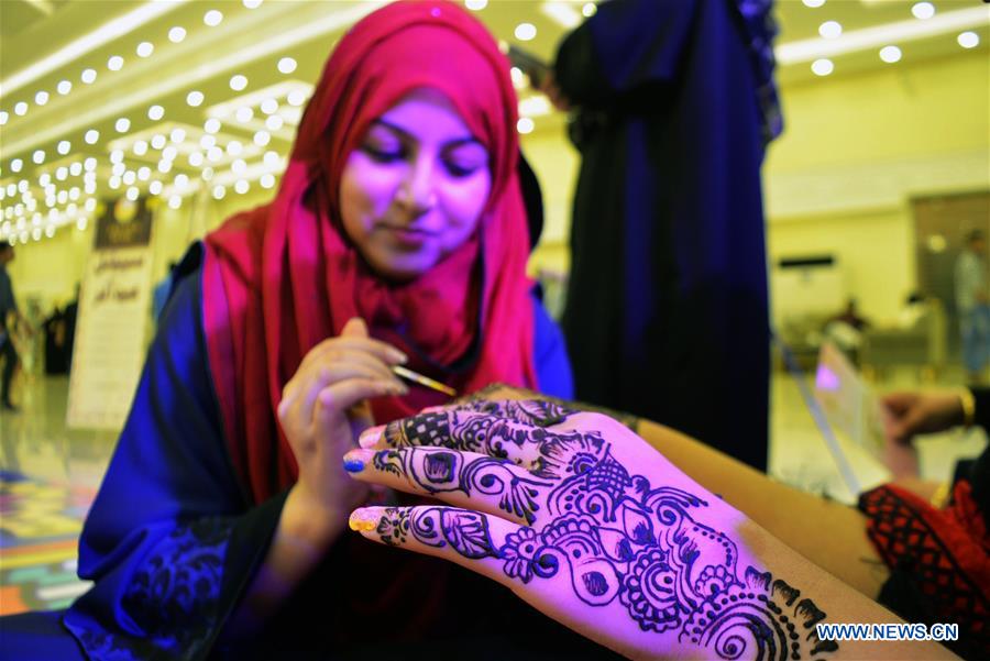 PAKISTAN-PESHAWAR-EID AL-FITR-HENNA