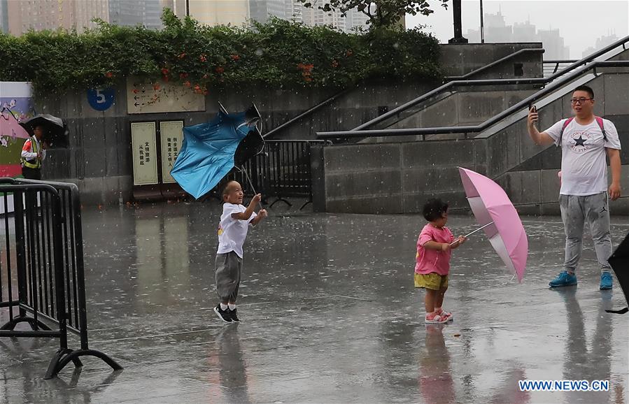 CHINA-SHANGHAI-TYPHOON LEKIMA (CN)