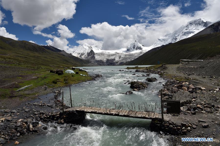 CHINA-TIBET-SNOW MOUNTAIN (CN)