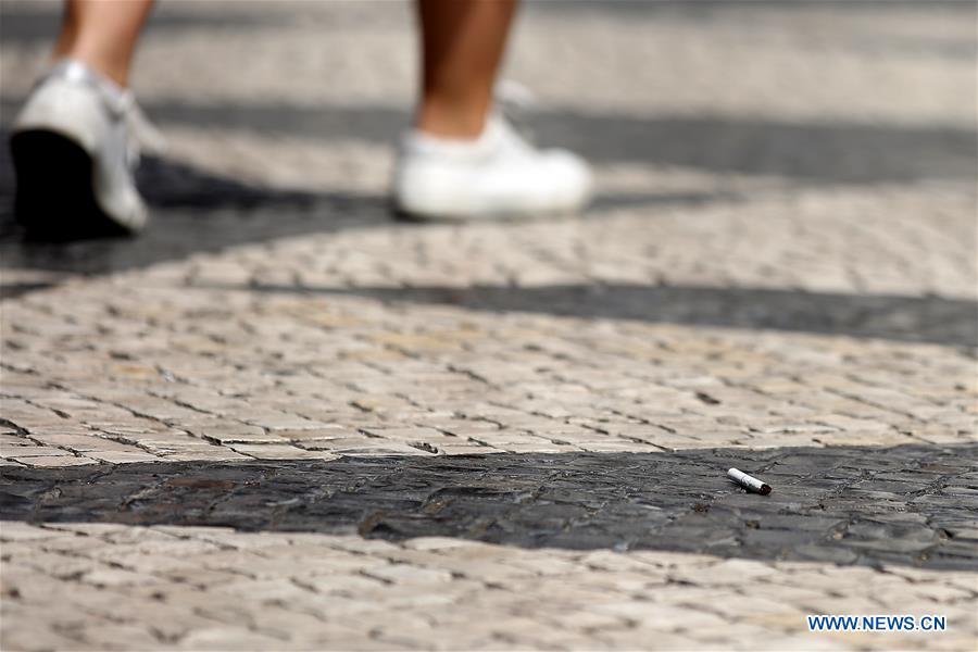 PORTUGAL-LISBON-LAW-CIGARETTE BUTTS THROWER