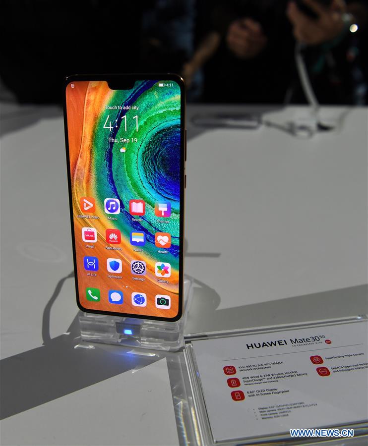 GERMANY-MUNICH-HUAWEI-SMARTPHONE-UNVEILING