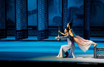 Chinese dancers perform "Dragon Boat Racing" in Washington D.C.